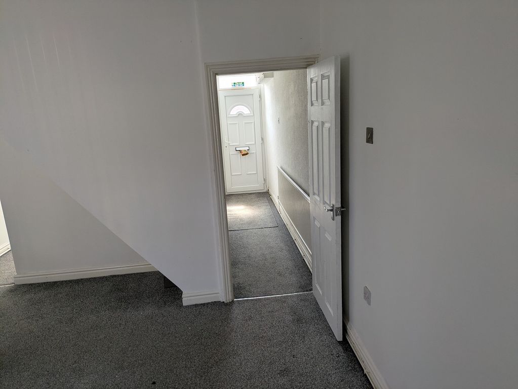 Property photo 3 of 14 Dining Room