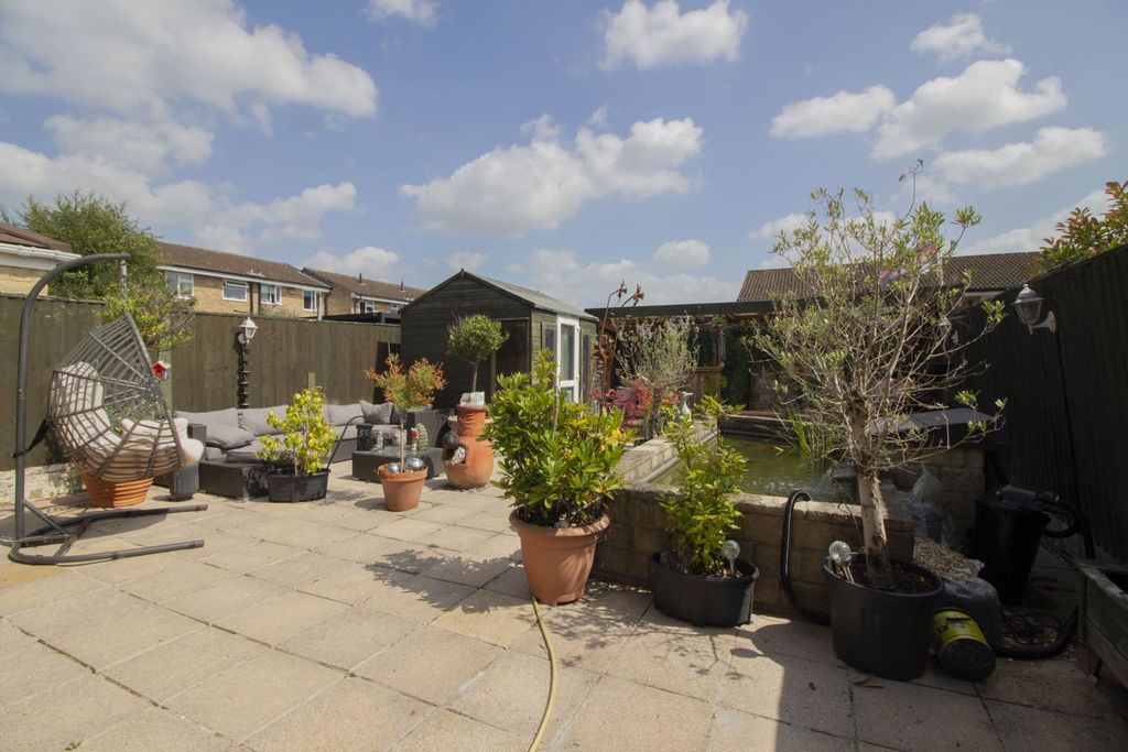 Property photo 2 of 23