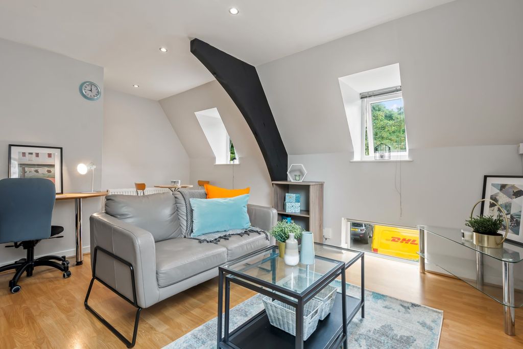 Property photo 1 of 9 Property Photo