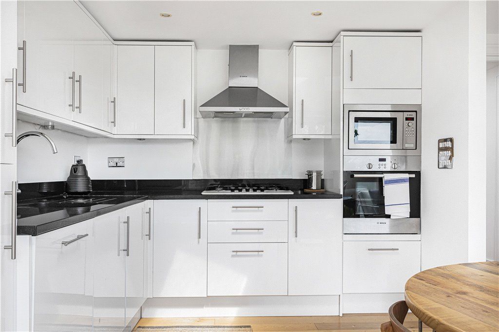 Property photo 2 of 24 Kitchen