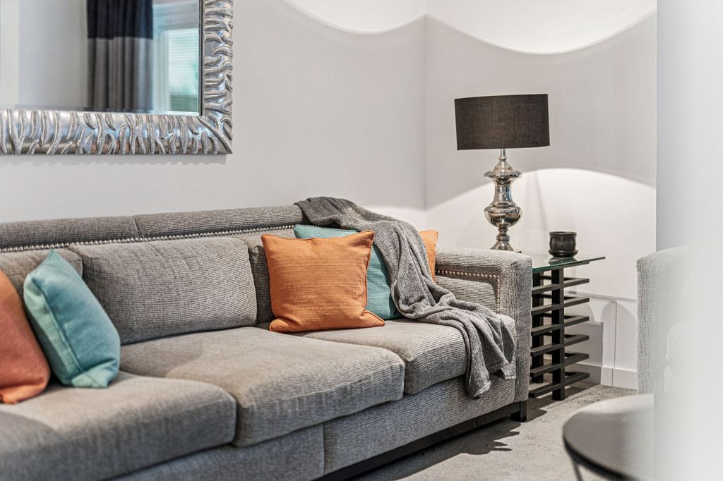 Property photo 3 of 18