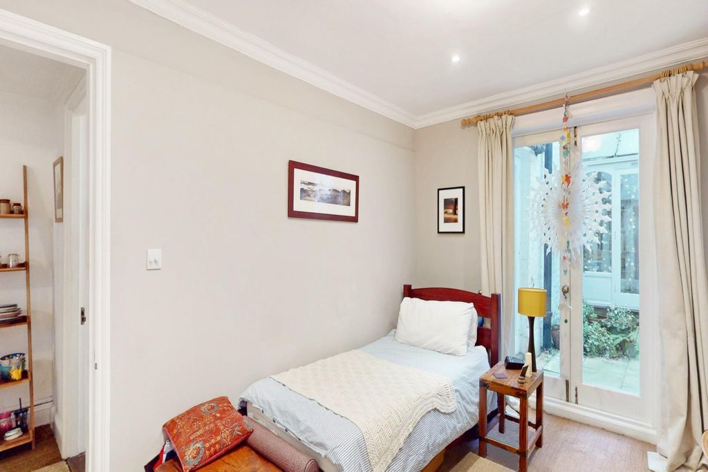 Property photo 3 of 10