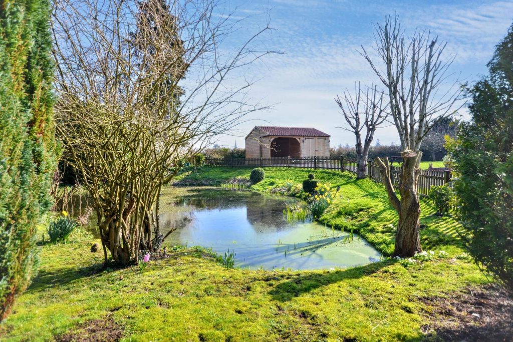 Property photo 2 of 26