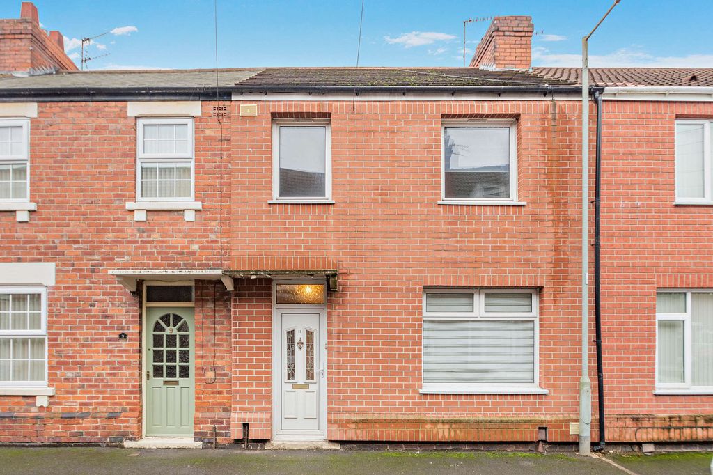 Property photo 1 of 27