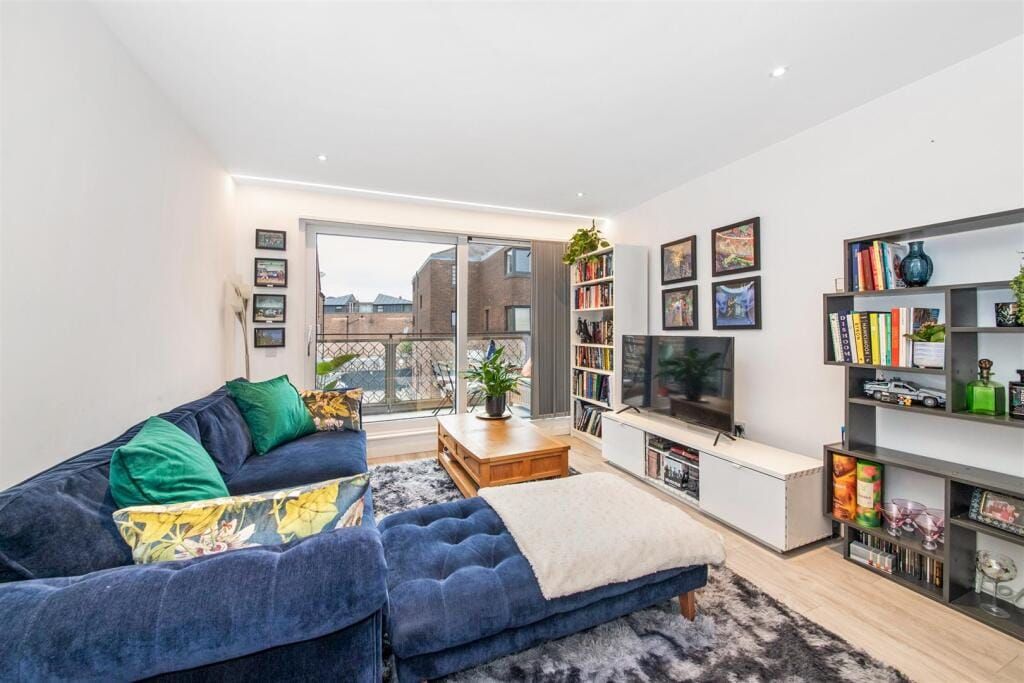 Property photo 2 of 12
