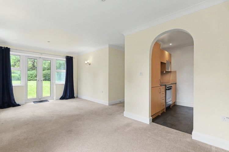 Property photo 2 of 9 330306