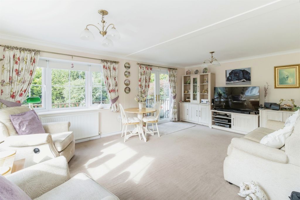 Property photo 3 of 19