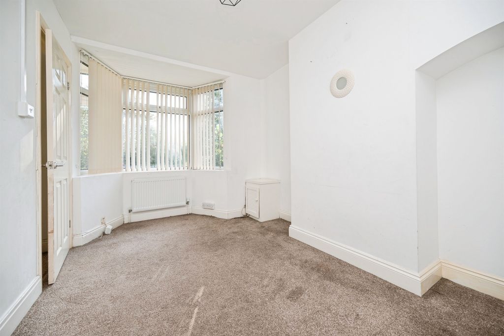 Property photo 3 of 27
