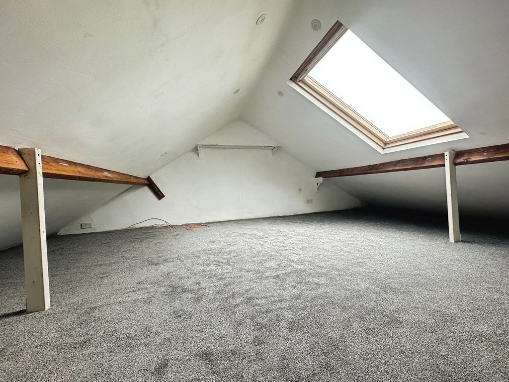 Property photo 2 of 11 Pbox-Img.Jpg