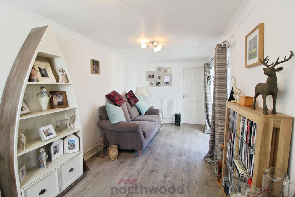 Property photo 1 of 28