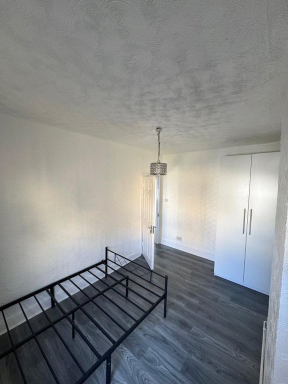 Property photo 3 of 24 Picture No. 06