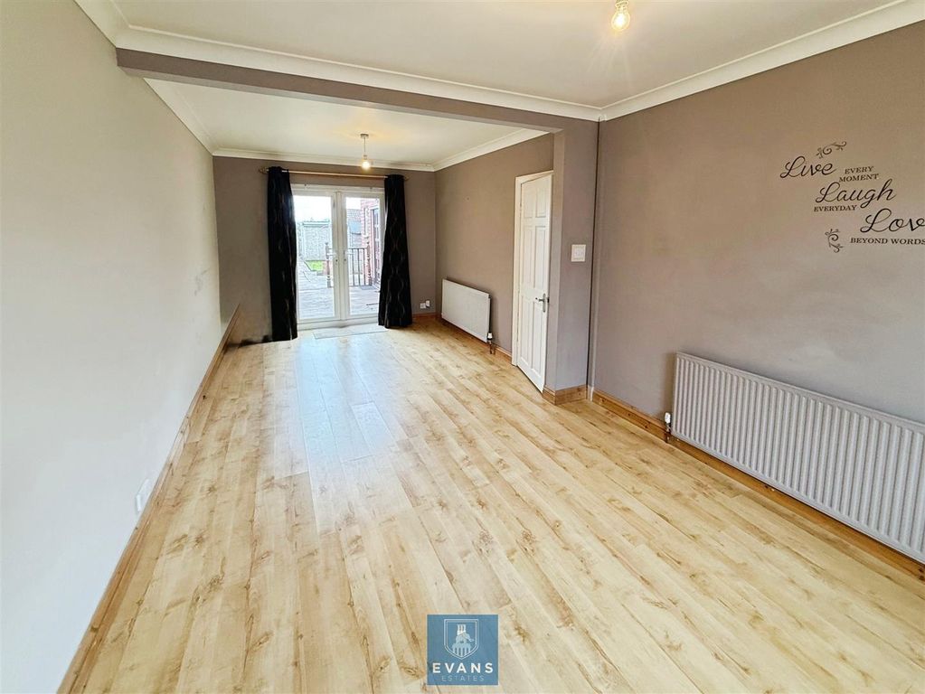 Property photo 2 of 21 Living Room