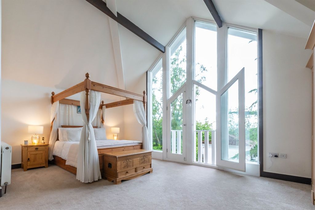 Property photo 2 of 23 Bedroom One