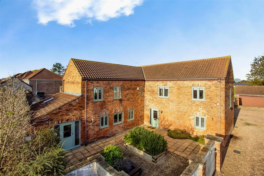 Property photo 1 of 28 Exterior