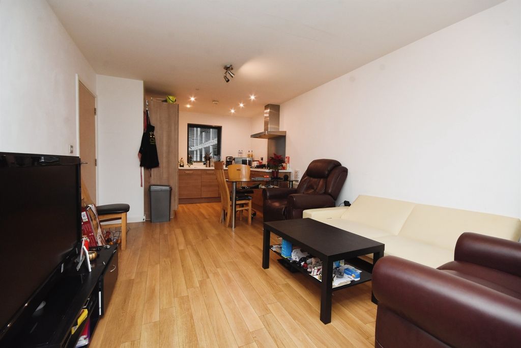 Property photo 2 of 7