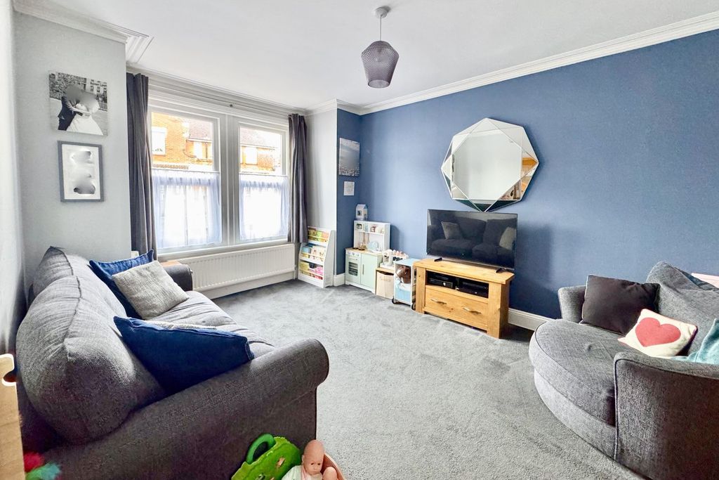 Property photo 2 of 20