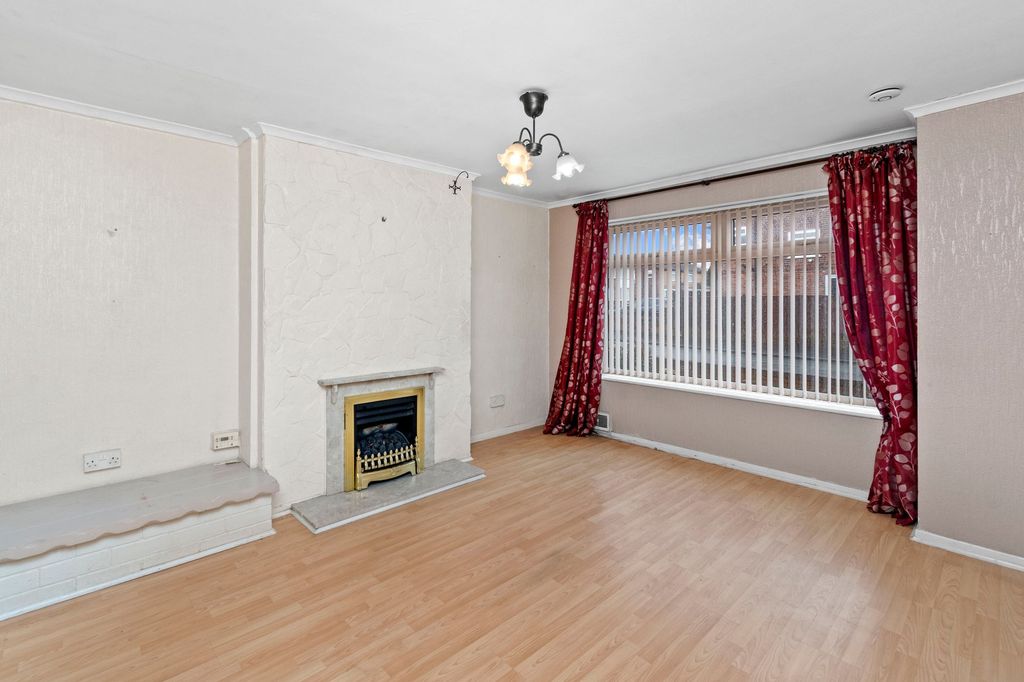 Property photo 2 of 22