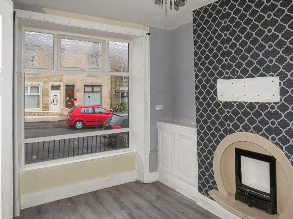 Property photo 3 of 12 Picture No. 23