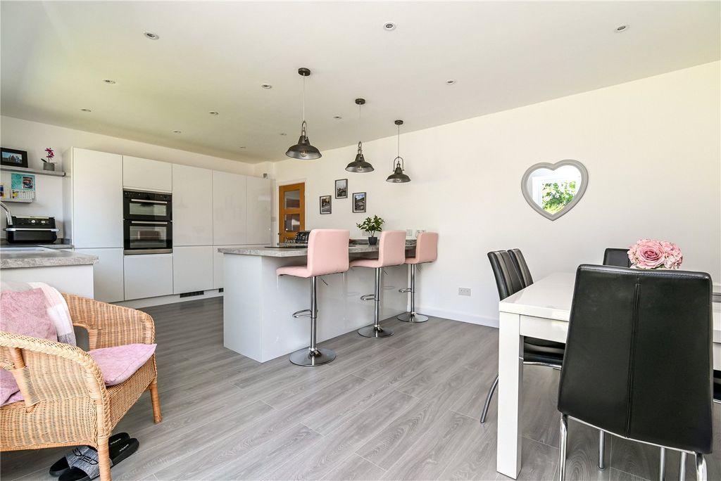 Property photo 2 of 18 Picture No. 03