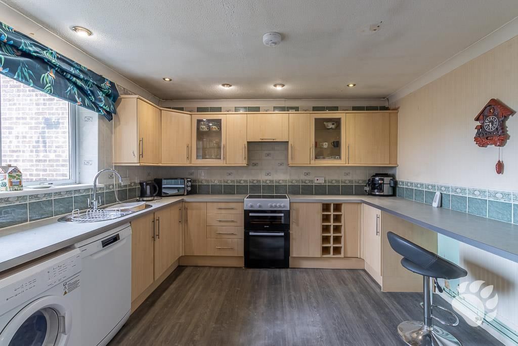 Property photo 2 of 20 Kitchen