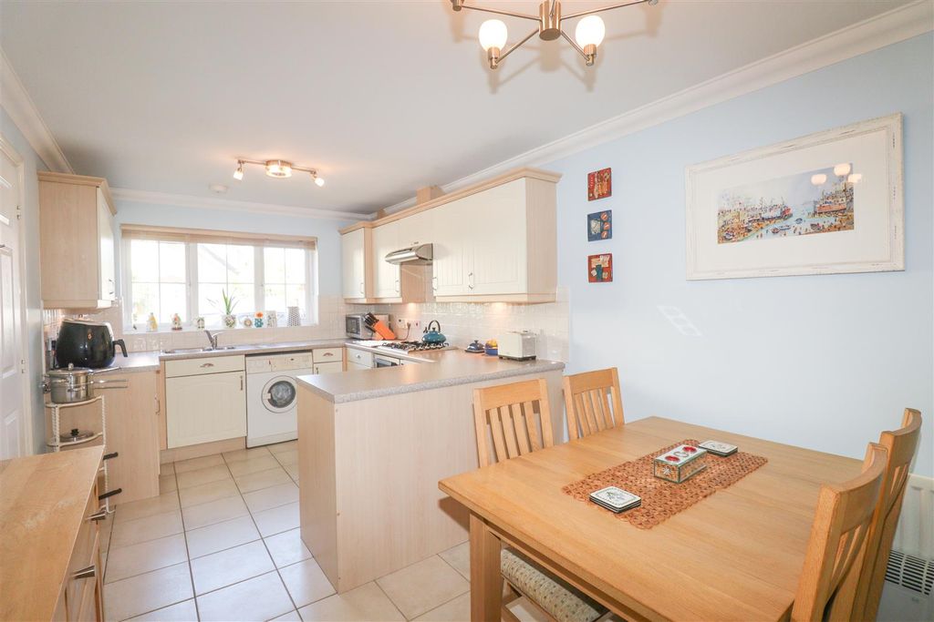 Property photo 2 of 19 Kitchen/Dining Room