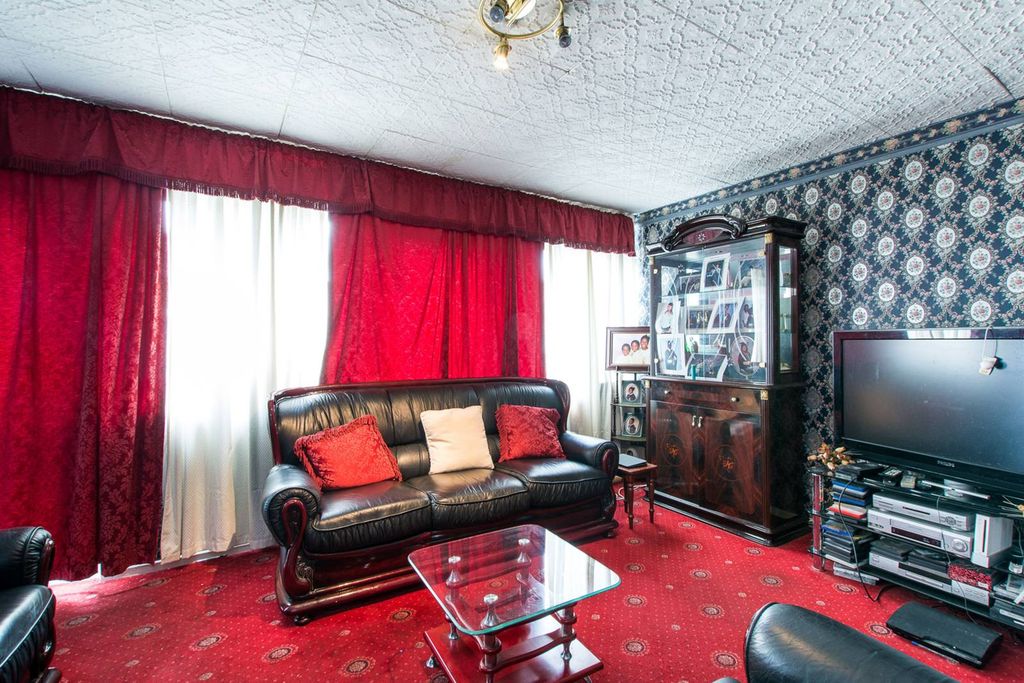 Property photo 2 of 5