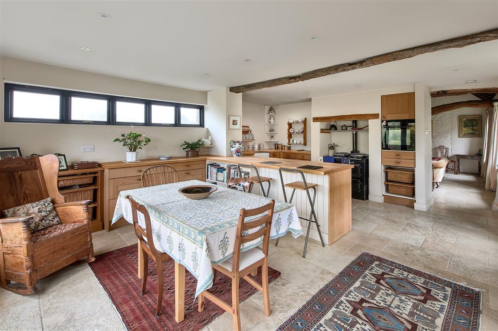 Property photo 3 of 10 Park House 86.Jpg
