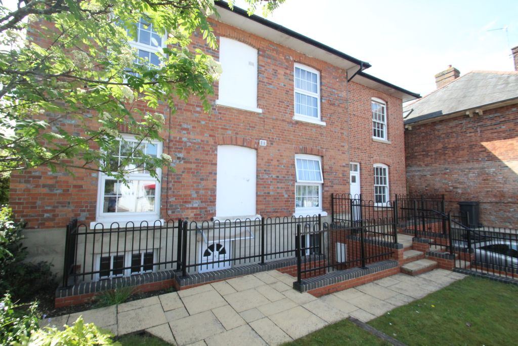 Property photo 1 of 6