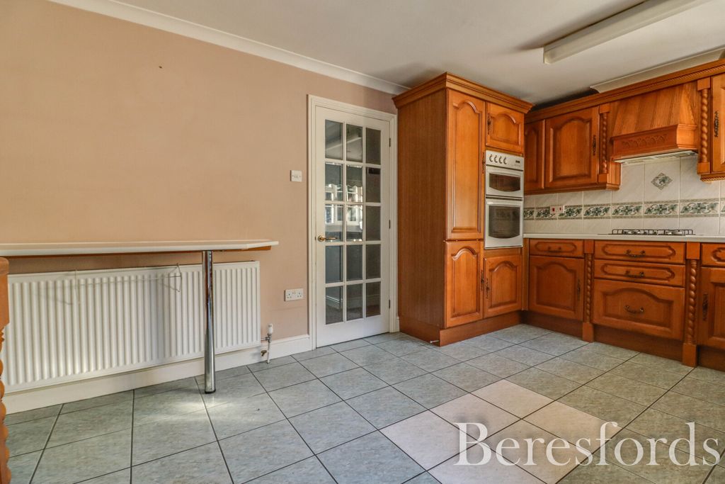 Property photo 2 of 23 Picture No. 11