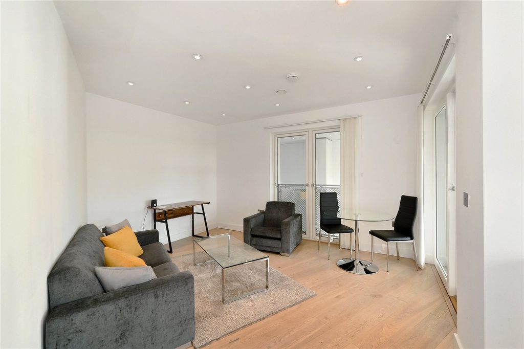 Property photo 2 of 15 Picture No. 13