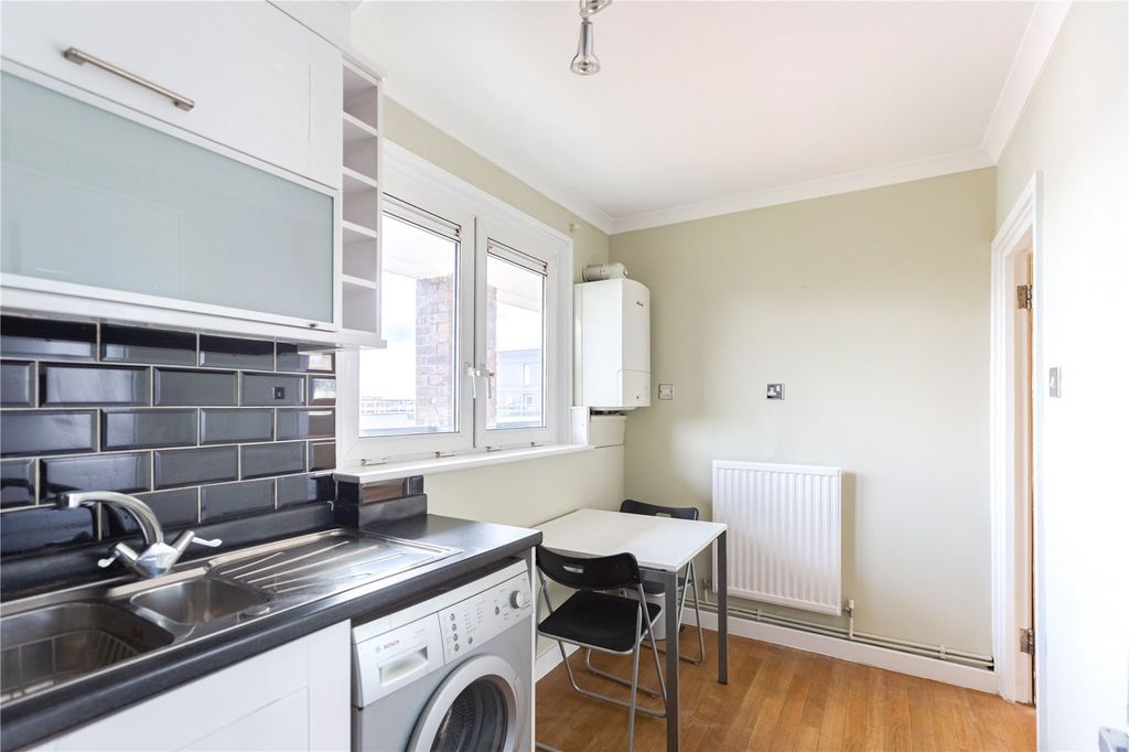 Property photo 3 of 8 Picture No. 04