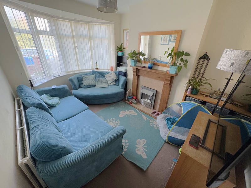 Property photo 2 of 16 Lounge