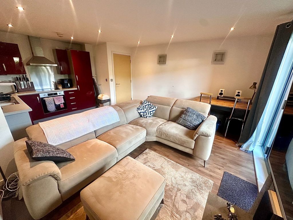 Property photo 3 of 12