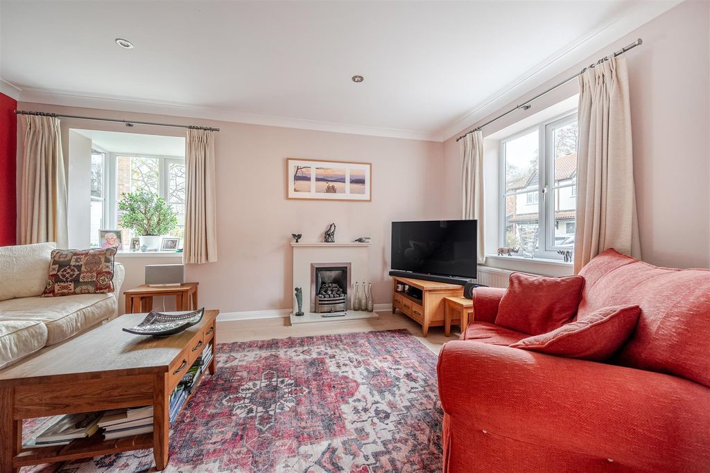 Property photo 3 of 17 1409781-11-698Daffb99220.Jpg