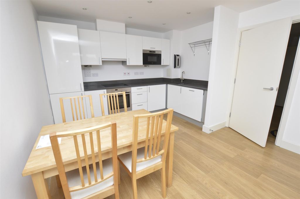 Property photo 3 of 17 Kitchen