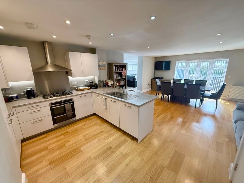 Property photo 2 of 13 Kitchen Diner
