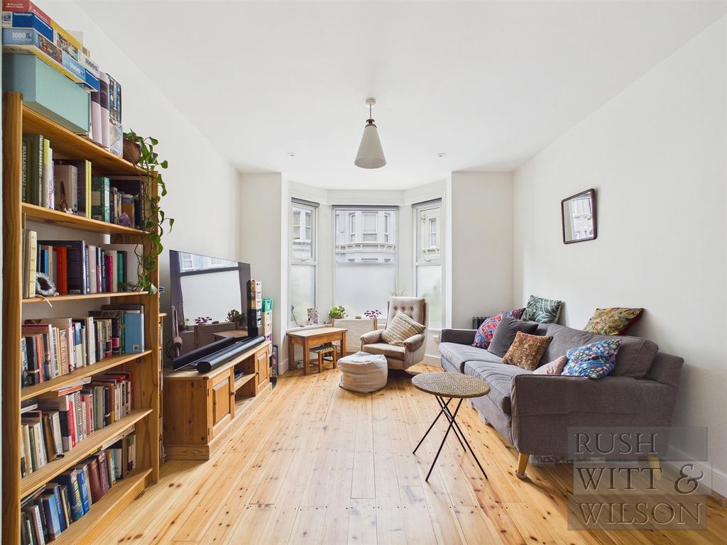 Property photo 2 of 21