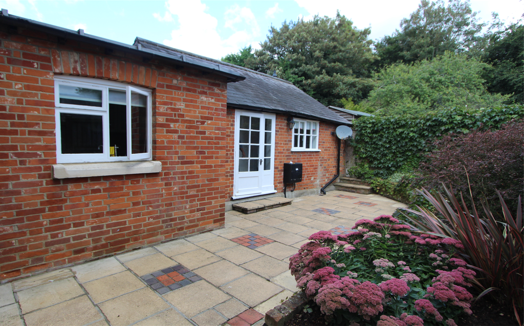 Property photo 1 of 6 Front