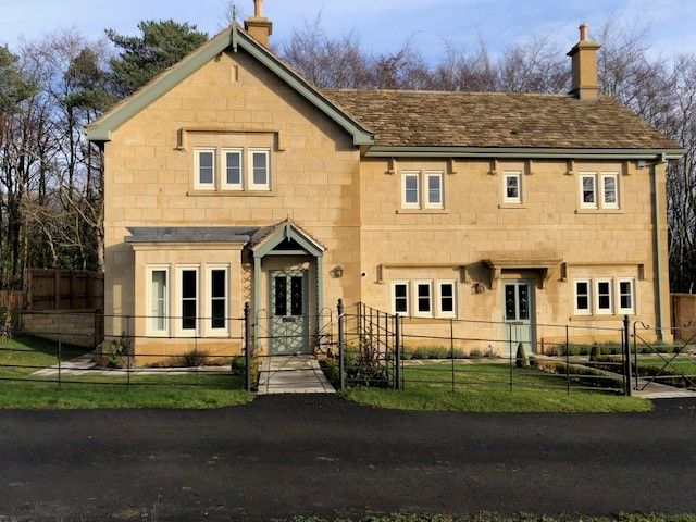 Property photo 1 of 2