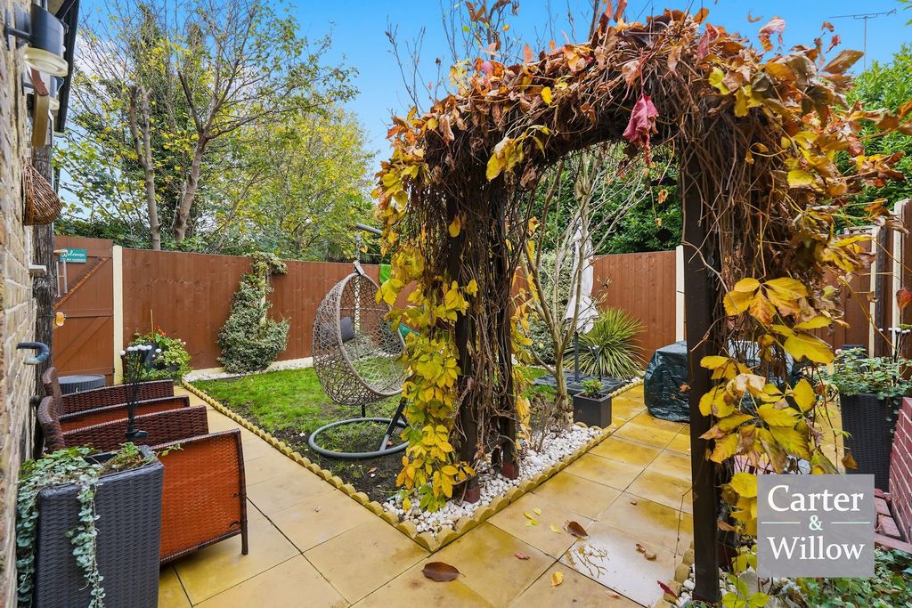 Property photo 2 of 14