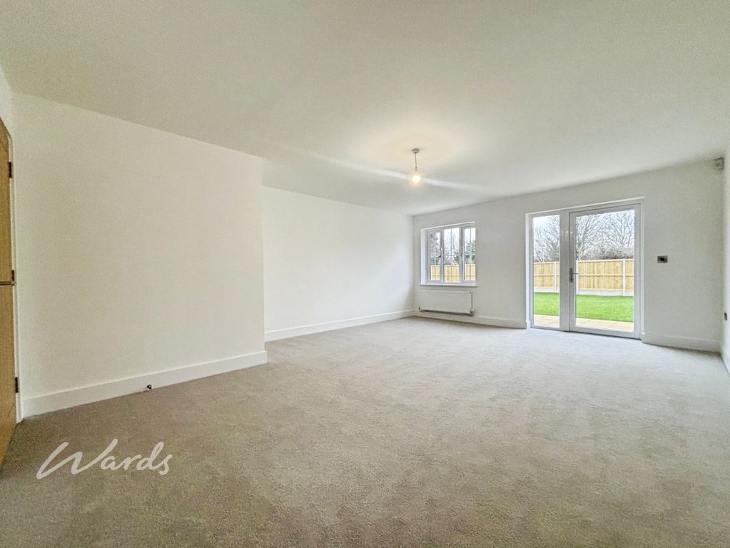 Property photo 3 of 14 Lounge