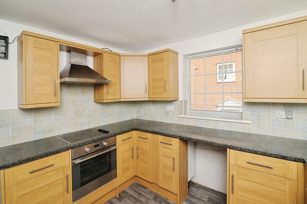 Property photo 3 of 16