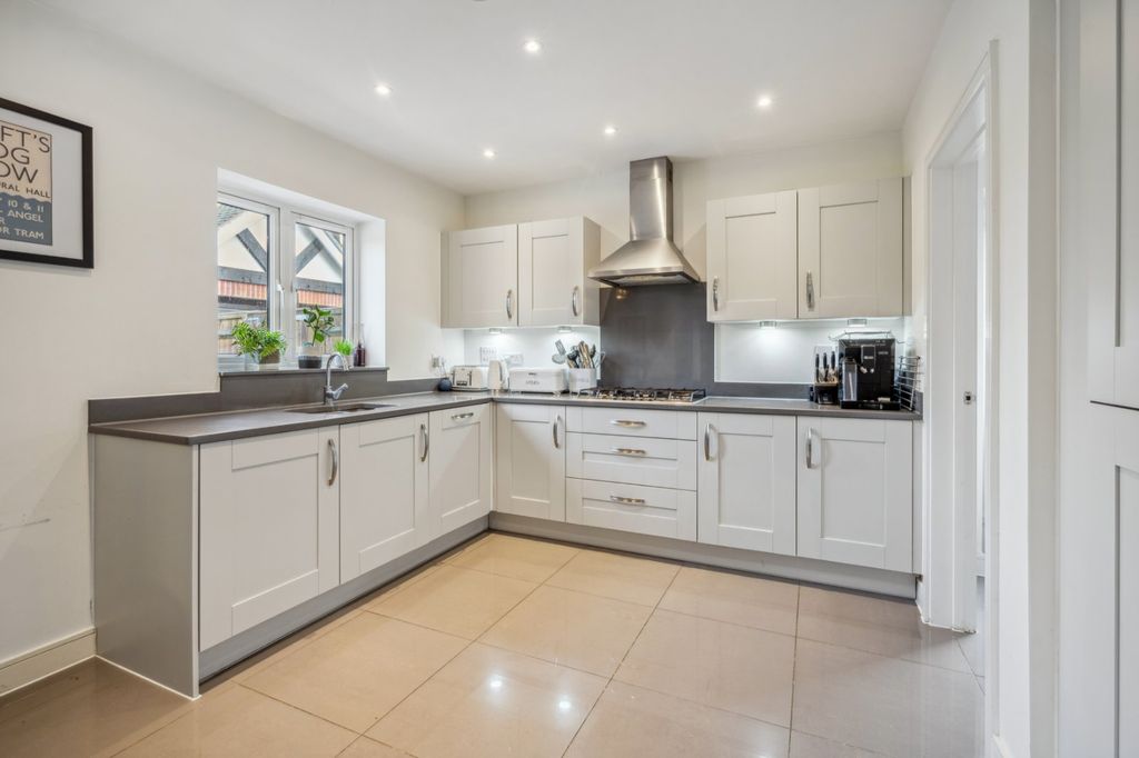 Property photo 3 of 24 Kitchen