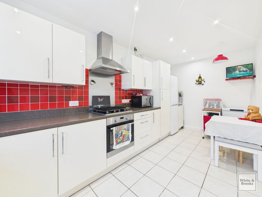 Property photo 3 of 20