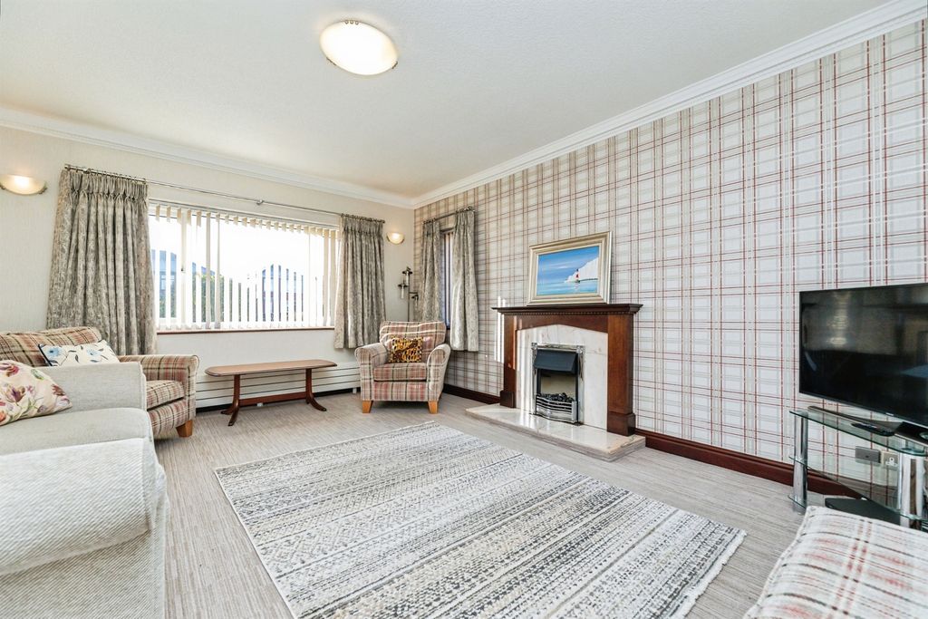 Property photo 2 of 29