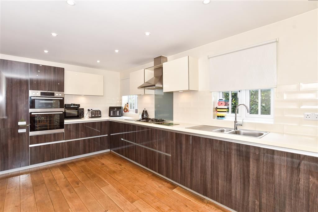 Property photo 3 of 16 Kitchen/Diner