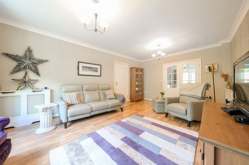 Property photo 3 of 22 Davidson Frost-Wellings, Dfw, Chambers Walk, Stanm