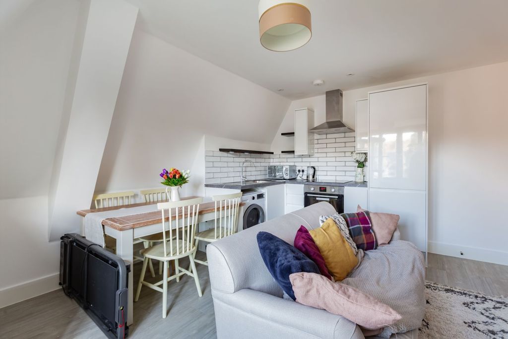 Property photo 3 of 10 Open Plan Living