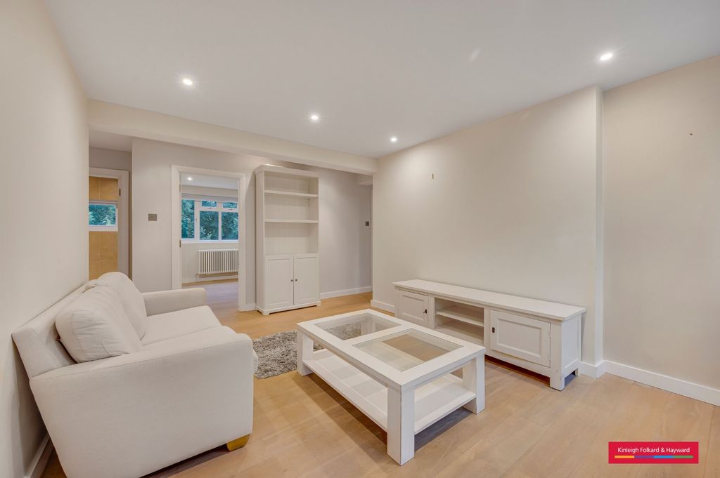 Property photo 2 of 14 Picture No. 15