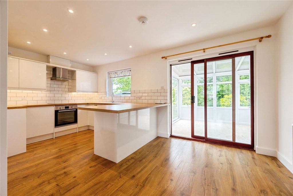 Property photo 2 of 17 Picture No. 02